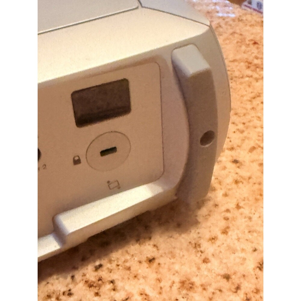 Infocus Screenplay 7205 projector , Turns On , No Remote And Untested. - Picture 12 of 16
